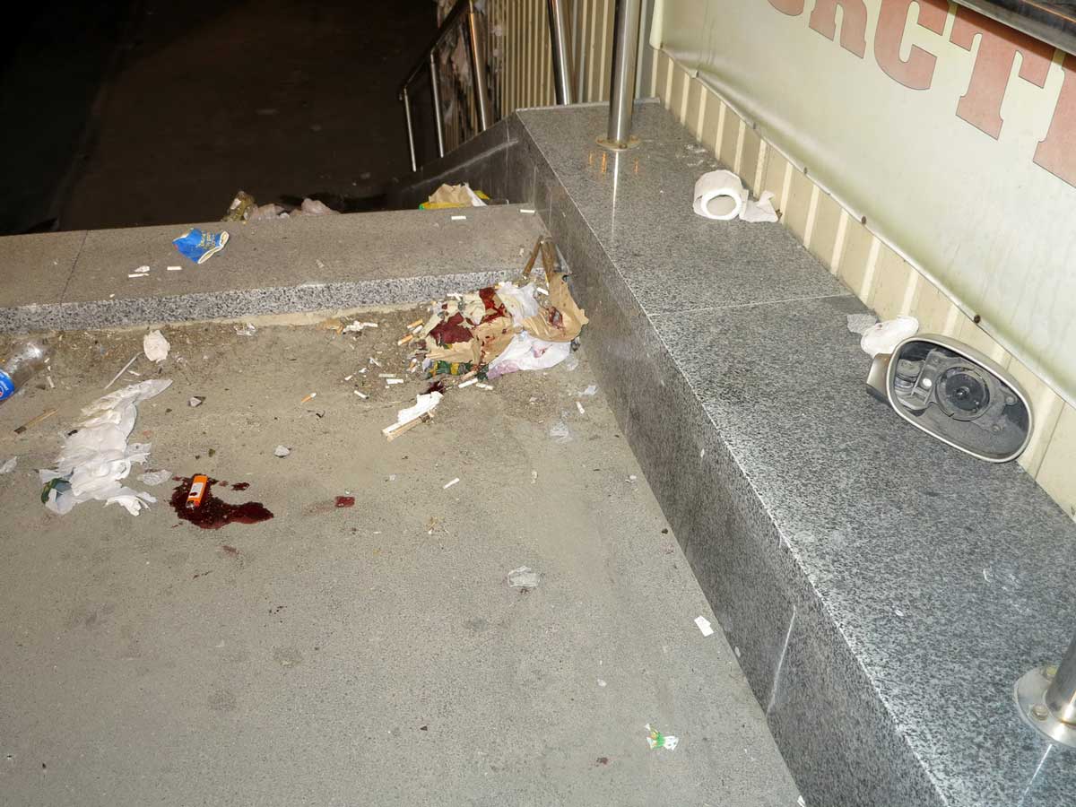 Жуткий наезд на пешеходов в Киеве: людей разбросало на десятки метров