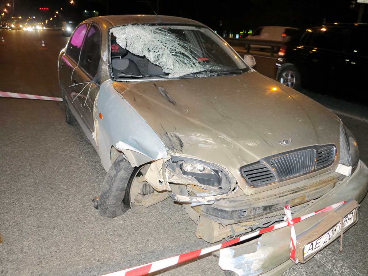 Жуткий наезд на пешеходов в Киеве: людей разбросало на десятки метров