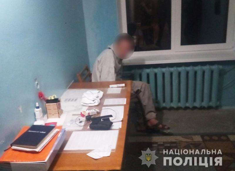 40-річний чернівчанин обікрав трьох пацієнтів у лікарні 40-річний чернівчанин обікрав трьох пацієнтів у лікарні