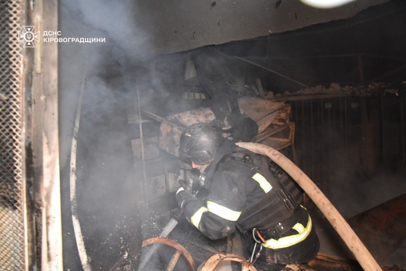 Вночі дрони ворога вдарили по трьох областях України: є руйнування та постраждалі (фото)