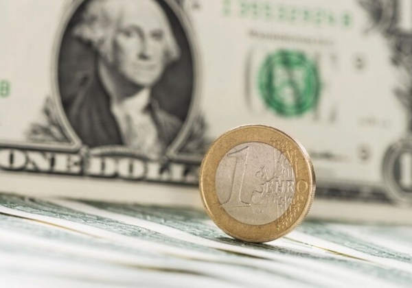 Курс валют в Украине 12 мая 2025 года: сколько стоит доллар и евро