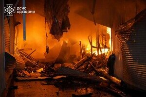 Горит Привоз, есть разрушения в историческом центре: последствия ночного удара по Одессе