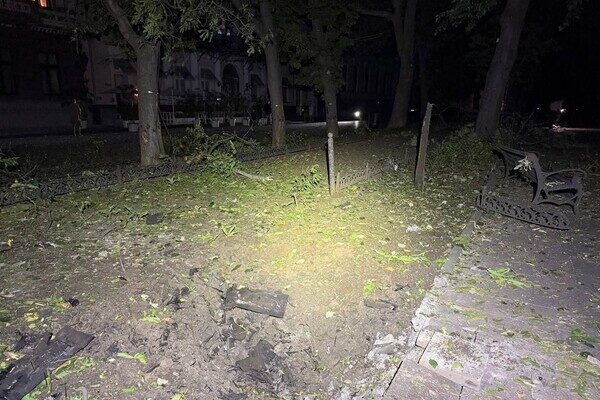 Горит Привоз, есть разрушения в историческом центре: последствия ночного удара по Одессе