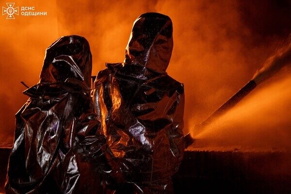 Масштабные пожары в пригороде Одессы: последствия ночной атаки БпЛА
