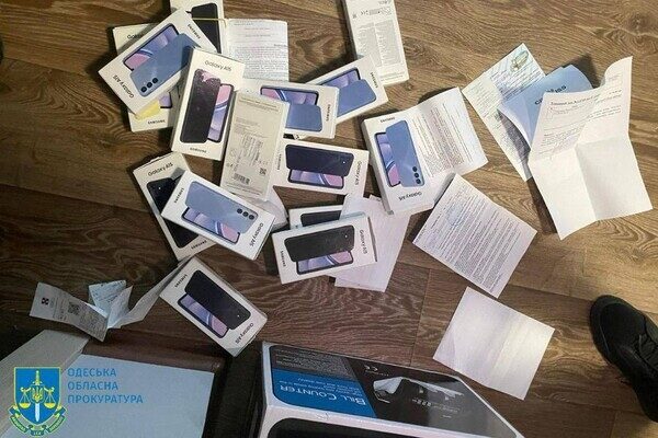 Обманывали людей по телефону и на OLX: в Одесской области будут судить группу мошенников