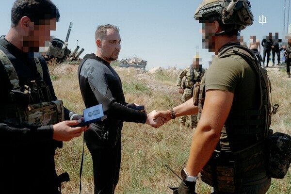 Буданов пожаловал с проверкой на остров Змеиный в Одесской области: подробности Буданов пожаловал с проверкой на остров Змеиный в Одесской области: подробности