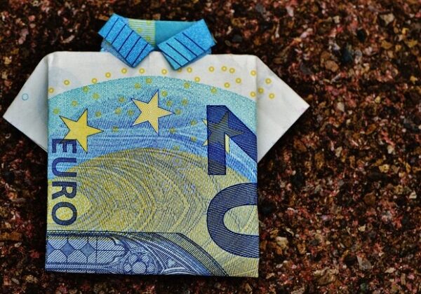 Курс валют в Украине 31 августа 2025: сколько стоит доллар и евро