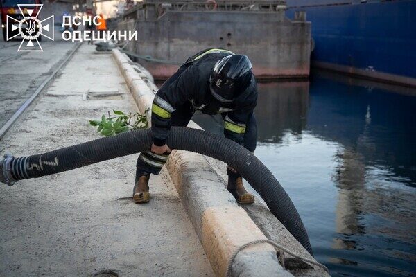 Масштабный пожар в порту Одесской области: загорелась транспортная лента