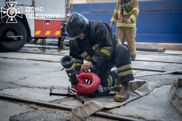 Масштабный пожар в порту Одесской области: загорелась транспортная лента