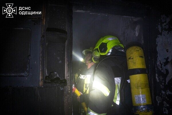 В Одессе горел жилой дом: погиб человек