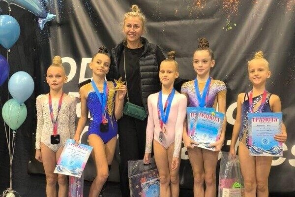 Потеряла ногу из-за обстрела Одесчины: девятилетняя Саша Паскаль завоевала золото на турнире по гимнастике