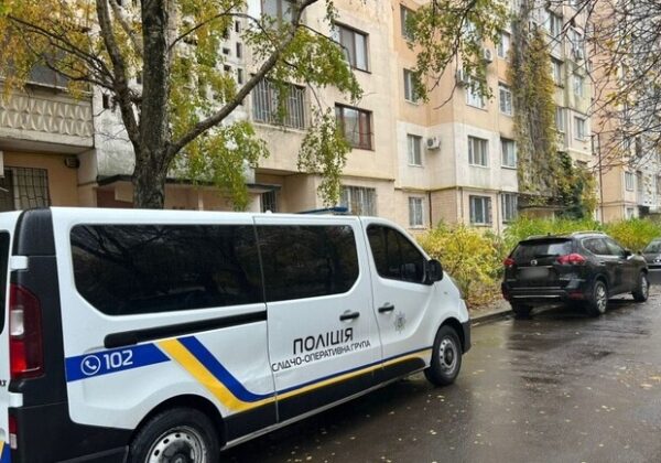 В Одессе пятилетняя девочка выпала из окна многоэтажки: что с ребенком