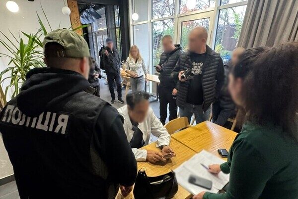 Семь тысяч долларов за фальшивый уход: в Одессе задержан врач