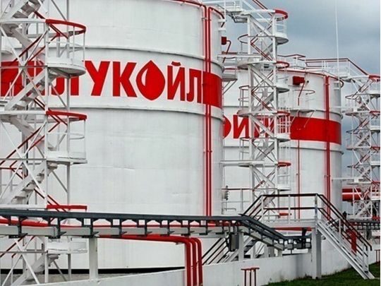 Санкції діють: у Болгарії хочуть конфіскувати та продати російський нафтопереробний завод