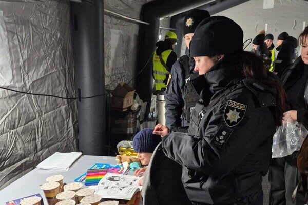 В Одессе БпЛА упал на дом: вспыхнул пожар (обновлено)