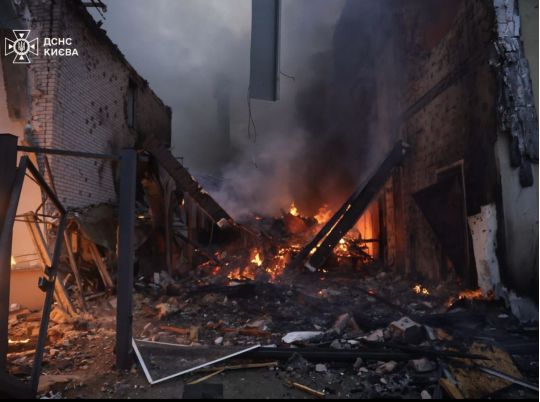Майже 500 дронів і&nbsp;сорок ракет: Зеленський заявив, що&nbsp;путін не&nbsp;планує завершувати війну (фото)