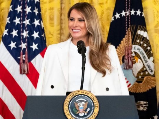 Реклама розкоші та&nbsp;20% на&nbsp;благодійність: чим Меланія Трамп обурила американців