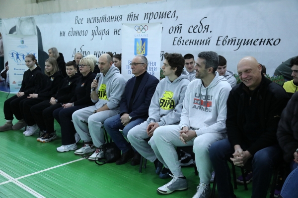В СДЮСШОР імені Літвака відбулося велике спортивне свято для дітей