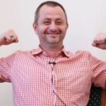 «Керівник Деснянського району Бахматов рапортує про повернення світла у будинки, які досі темні», — киянка у Facebook