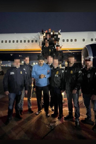 Мадуро вивели з літака в Нью-Йорку у супроводі конвою і доправили до СІЗО в Брукліні (фото, відео)