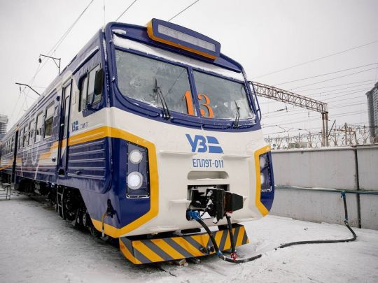Потяги в&nbsp;Україні прямують із&nbsp;багатогодинним запізненням через зледеніння контактної мережі,&nbsp;&mdash; &laquo;Укрзалізниця&raquo;
