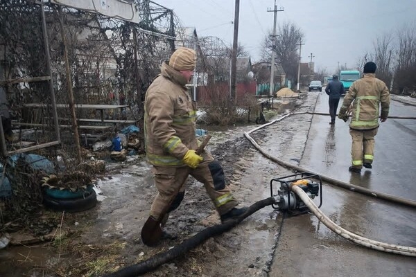 В Одесской области подтопило частные дома: подробности от спасателей