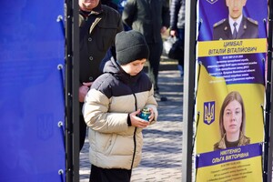 Память будет жить: на Аллее Героев в Одессе появились новые имена