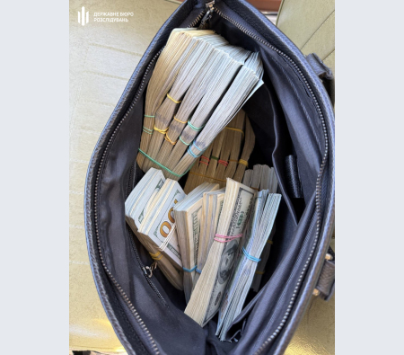 Мільйони гривень на&nbsp;брендовий одяг та&nbsp;нерухомість на&nbsp;Балі: ДБР упіймало військового-командира на&nbsp;махінаціях з&nbsp;продовольством (фото)