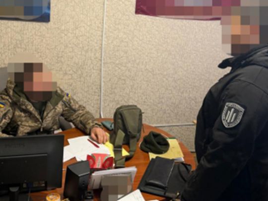 Мільйони гривень на&nbsp;брендовий одяг та&nbsp;нерухомість на&nbsp;Балі: ДБР упіймало військового-командира на&nbsp;махінаціях з&nbsp;продовольством (фото)