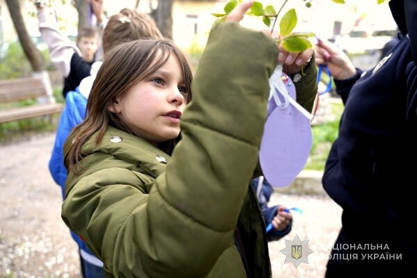 Писанки и национальные традиции: в Одессе ювеналы устроили Пасху для детей-ВПЛ