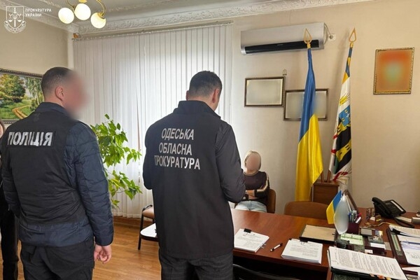 Махинации с государственной землей: в Одесском районе задержали председателя сельского совета Махинации с государственной землей: в Одесском районе задержали председателя сельского совета