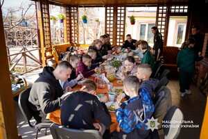 В Одесской области полицейские и дети из Луганской области отдохнули на ферме