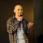 «Я впав у кому. Лікарі сказали рідним, щоби прощалися зі мною»: ветеран після ампутації відкрив дитячу IT-школу