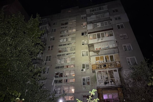 РФ ударила по многоэтажке в Одессе: есть пострадавший РФ ударила по многоэтажке в Одессе: есть пострадавший