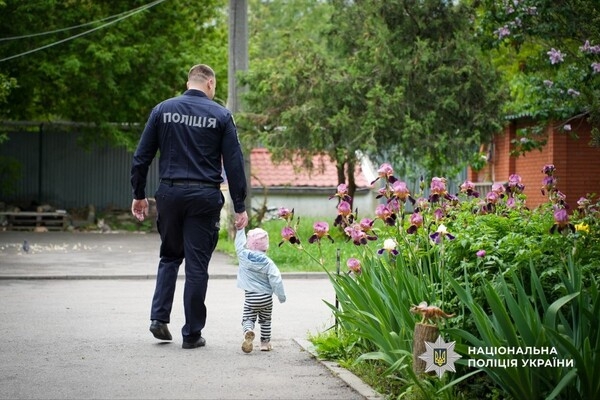 Заряд человечности: одесские правоохранители посетили специализированный дом ребенка Заряд человечности: одесские правоохранители посетили специализированный дом ребенка