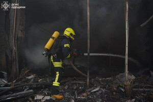 Горят автомобили, пострадали люди: последствия дронового удара по Одесскому району (обновлено)