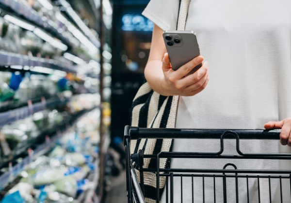 В Украине запустили систему проверки продуктов через QR-код: что изменится для потребителей и бизнеса