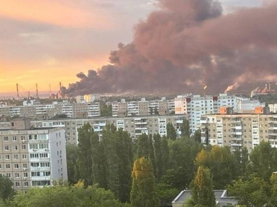 «Привіт» від ЗСУ: вночі в Ростовській області горіла нафтобаза, а в Саратові — один із найстаріших НПЗ росії (фото, відео)