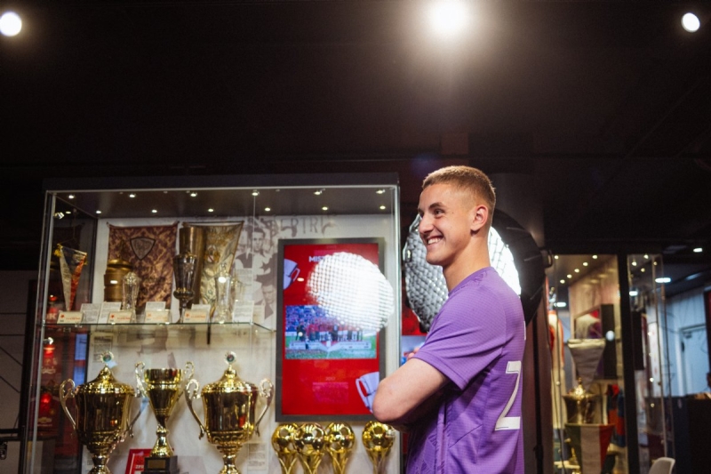 Український воротар перейшов у клуб з Ліги чемпіонів за 5 мільйонів євро (фото)